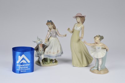 Lot 42 - Collection of Lladro and Nao figures