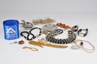Lot 49 - A very large quantity of costume jewellery