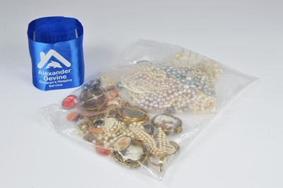 Lot 49 - A very large quantity of costume jewellery