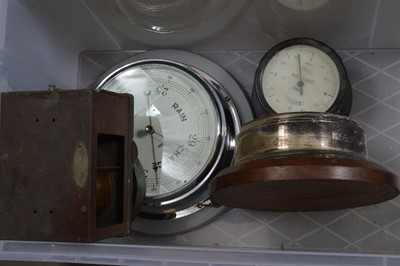 Lot 101 - Assortment of vintage barometers