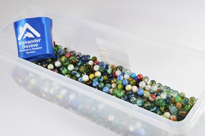 Lot 108 - Collection of several hundred glass marbles