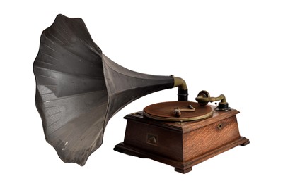 Lot 58 - A HMV Model 32 Gramophone