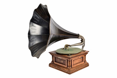 Lot 60 - A Gramophone Company Senior Monarch Gramophone