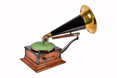 Lot 67 - A Victor Type R Talking Machine 