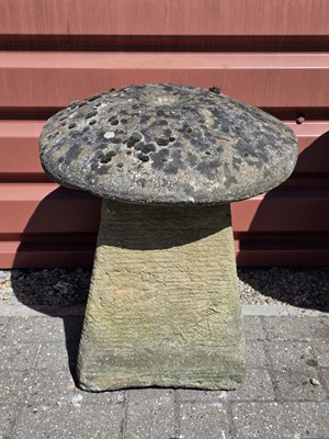 Lot 125 - A medium sized Staddle Stone