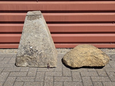 Lot 131 - A large staddle stone