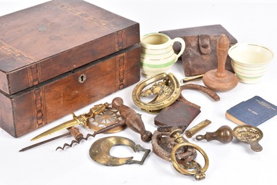 Lot 303 - A selection of various items