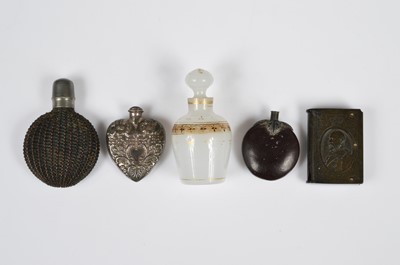 Lot 315 - A collection of vintage bottles