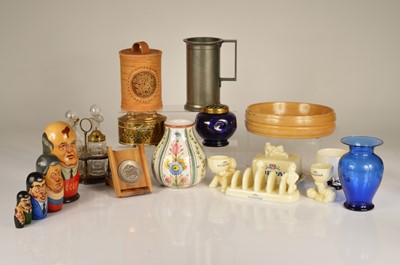 Lot 349 - A collection of Lurpak kitchen items