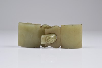 Lot 441 - A vintage Jadeite belt buckle