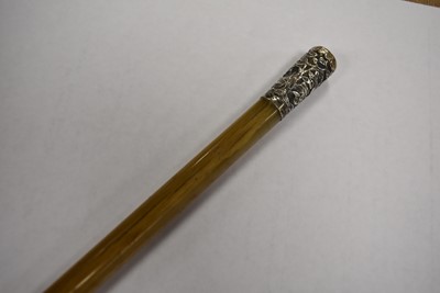Lot 490 - A Chinese Rhinoceros horn swagger stick