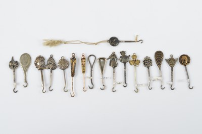 Lot 531 - A collection of 19th Century small glove hooks