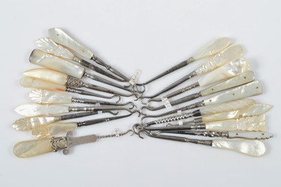 Lot 541 - Twenty mother of pearl and shell carved handled button or glove hooks