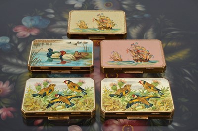 Lot 612 - Five 1950s rectangular gilt metal Stratton compacts with canted corners