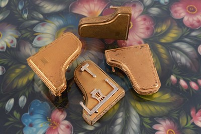 Lot 623 - Four 1950s Pygmalion Sonata compacts