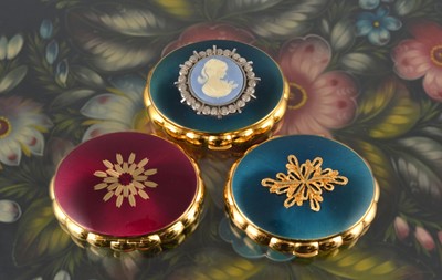 Lot 659 - Three 1950s Kigu Concerto gilt metal musical compacts