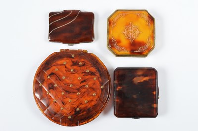Lot 685 - Plastic faux tortoiseshell compacts