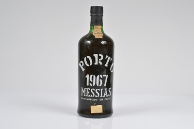 Lot 734 - A collection of two Champagnes and three Ports