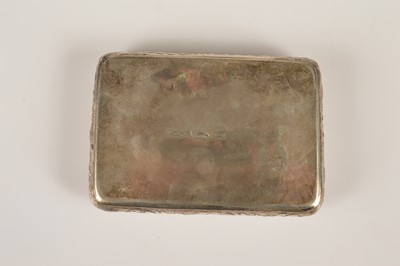 Lot 46 - An Early 19th Century German (?) silver snuff box inset with the Russian Alexander I medal for the "1814 Fall of Paris"
