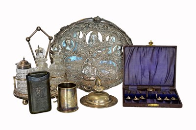 Lot 290 - An assortment of Diamond Jubilee Silver and Silver Plated items