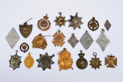 Lot 339 - A collection of twenty Queen Victoria Diamond Jubilee medallions