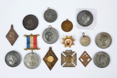Lot 350 - A collection of fifteen Queen Victoria Diamond Jubilee Medallions