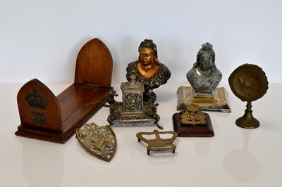 Lot 382 - A collection of Diamond Jubilee Desk Ornaments
