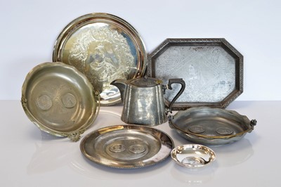 Lot 386 - An assortment of Diamond Jubilee Metalware dishes and trays