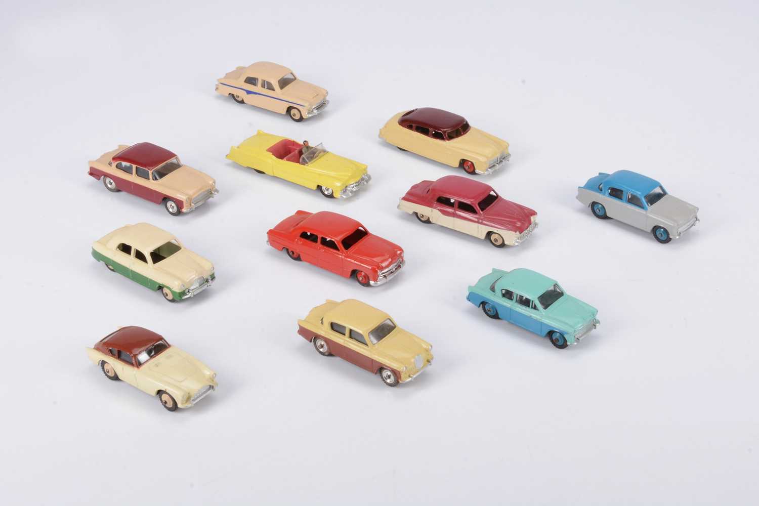 Lot 3 - 1950s-60s Dinky Toys British & American Cars