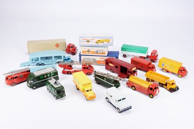 Lot 16 - Dinky Toys Large Commercial Vehicles