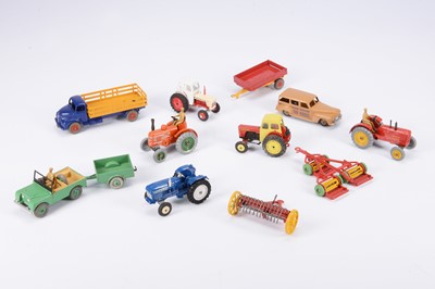 Lot 18 - Dinky Toys Farm & Garden Models