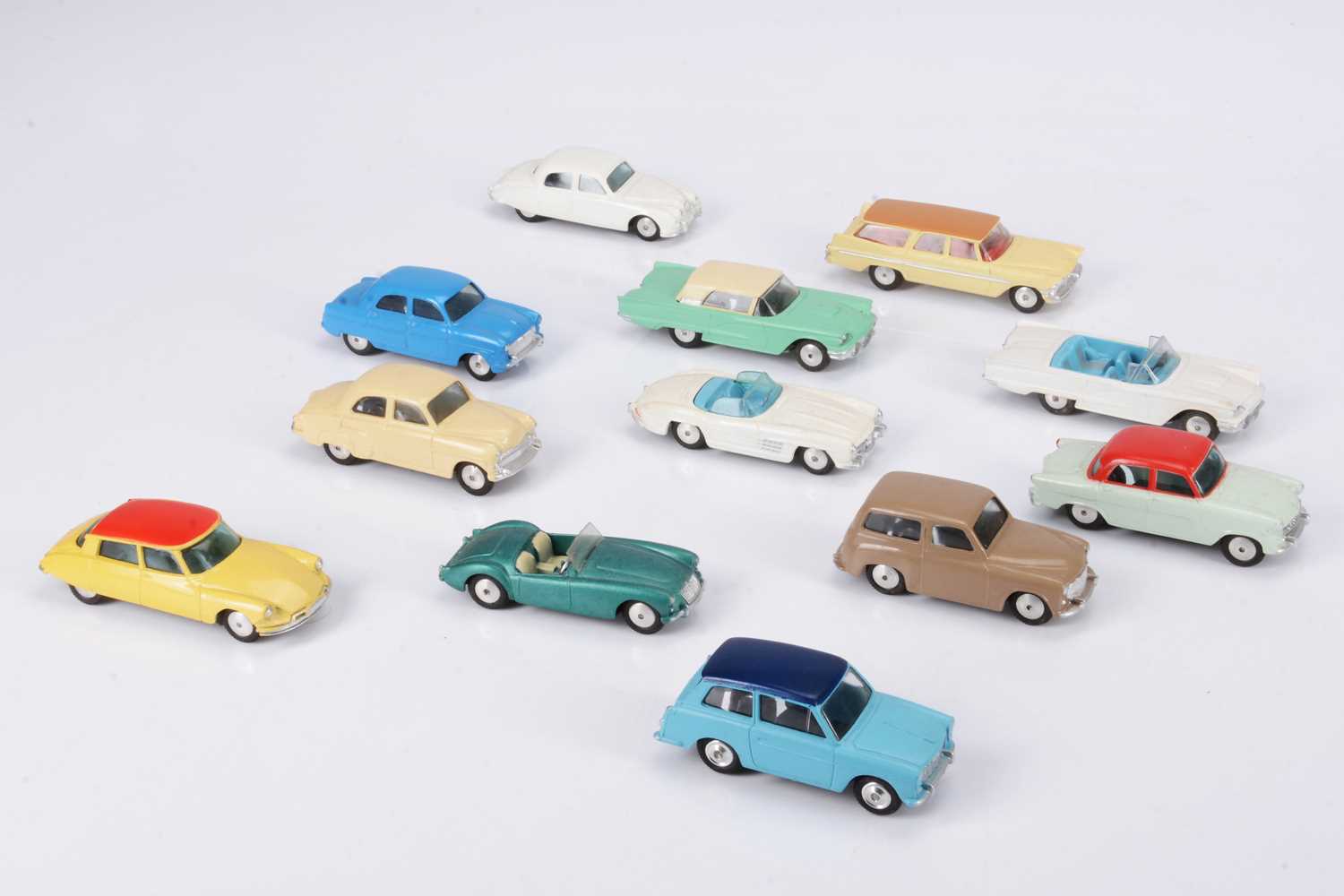 Lot 37 - Early Issue Corgi Toys Cars