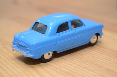 Lot 37 - Early Issue Corgi Toys Cars