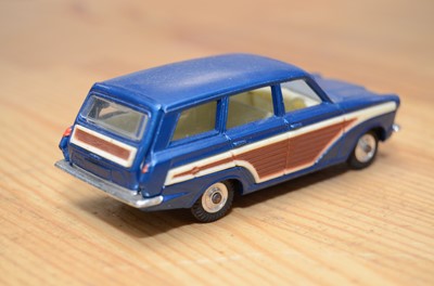 Lot 39 - Corgi Toys British Cars