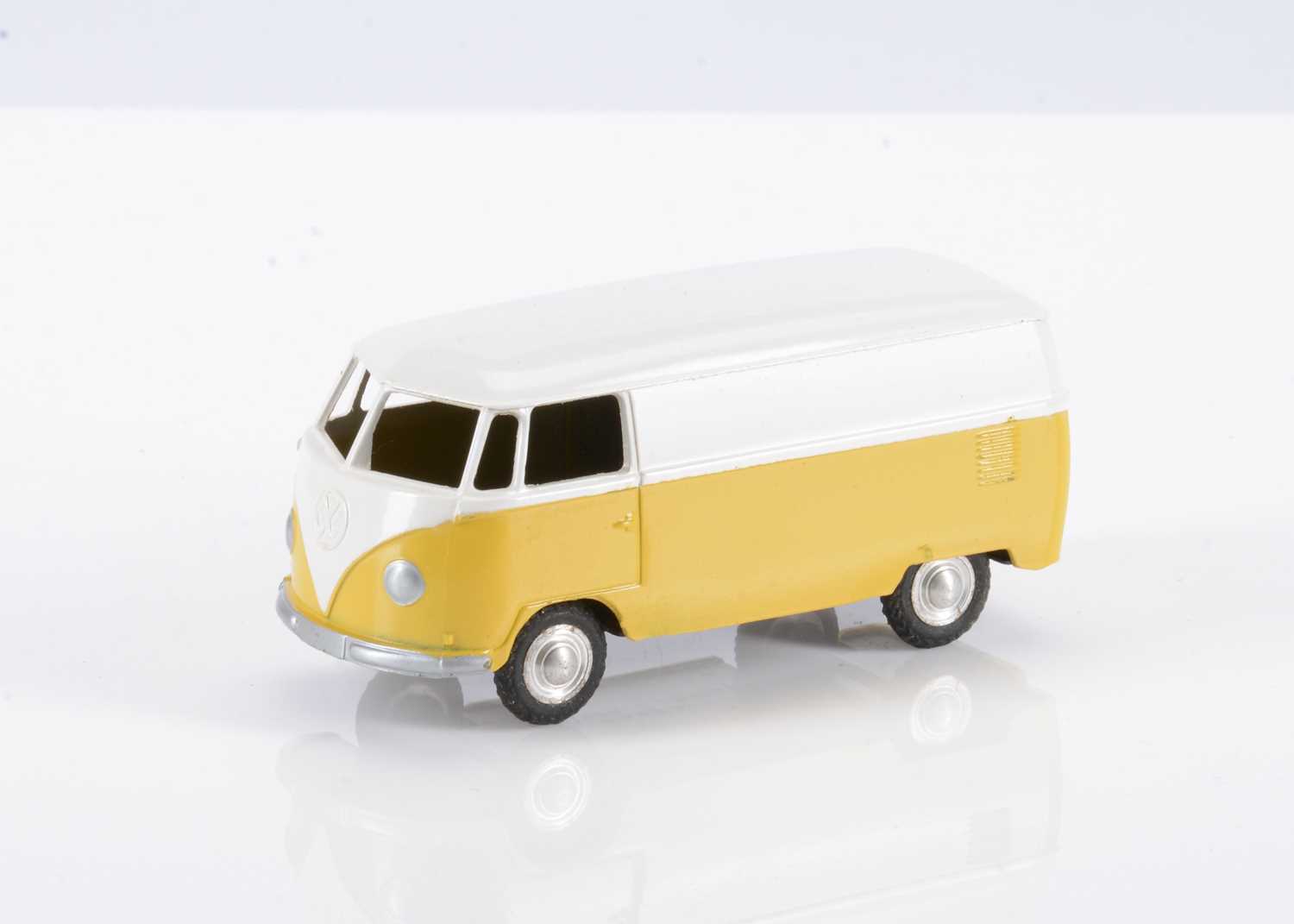 Lot 82 - A Märklin (West Germany) 5524/5Z 8008 Volkswagen Delivery Van