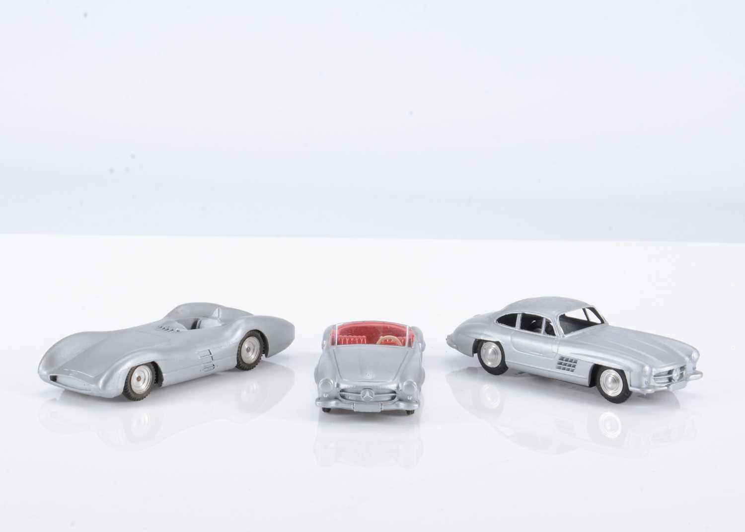 Lot 89 - Märklin (West Germany) Mercedes-Benz Models