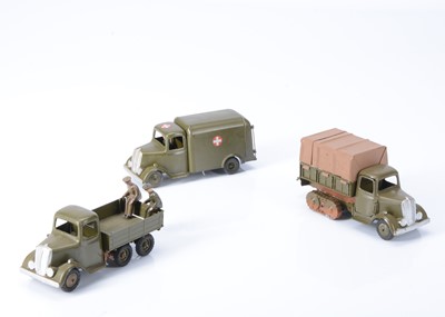 Lot 145 - Loose Britains round-nose post WW2 military vehicles comprising 1335 6-wheeled Army Lorry, with driver, tipping body