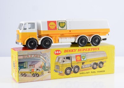 Lot 164 - A Dinky Supertoys 944 Leyland Octopus 'Shell-BP' Tanker