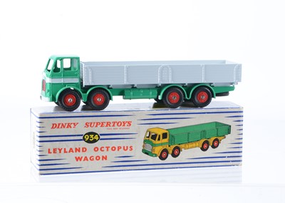 Lot 172 - A Dinky Supertoys 934 Leyland Octopus Wagon
