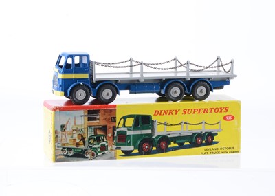 Lot 173 - A Dinky Supertoys 935 Leyland Octopus Flat Truck With Chains