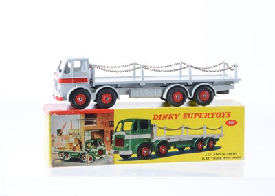 Lot 174 - A Dinky Supertoys 935 Leyland Octopus Flat Truck With Chains