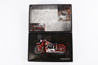Lot 331 - A Minichamps 1:12 Scale Classic Bike Series Triumph Speed Twin 1939 (Red) Motorcycle Model