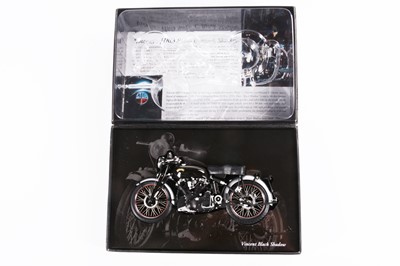 Lot 337 - A Minichamps 1:12 Scale Classic Bike Series BSA Rocket III 1968 (Blue Metallic) Motorcycle Model