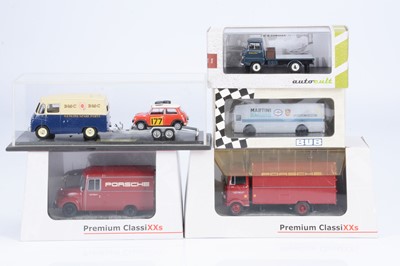 Lot 366 - 1:43 & 1:87 Scale Racing Team Models