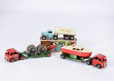 Lot 516 - Tri-ang Minic Tinplate Clockwork Post-War Articulated Vehicles
