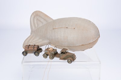 Lot 534 - A Rare Tri-ang Minic Tinplate Clockwork 76M Balloon Barrage Set
