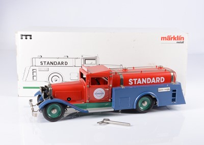 Lot 566 - A Märklin Constructor Type Standard Oil Tank Truck 1993