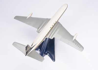 Lot 594 - A 1950s Westway Models 1:72 Scale BOAC de Havilland Comet IV Jetliner Display Model