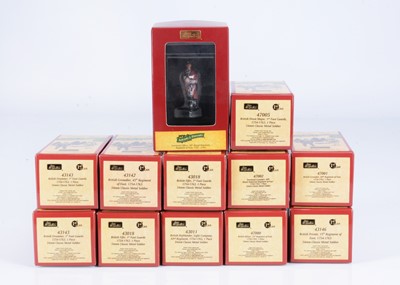 Lot 650 - W Britain Redcoats & Bluecoats series of boxed individual figures comprising 43011 Highlander, 2 X 43018 Fifer, 43142 Grenadier