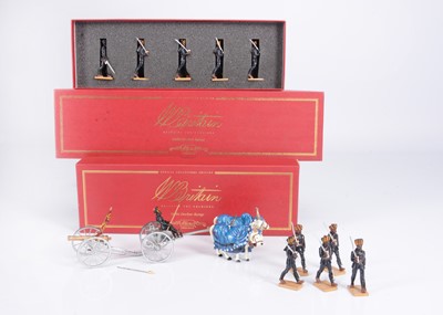 Lot 674 - W.Britains Delhi Durbar Range boxed sets 00266 Gaekwar of Barodas Gold Gun - one plunger requires re-attaching, the internal foam packing seems incorrect to box, otherwise VG in VG box